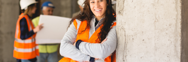 Frau auf Baustelle