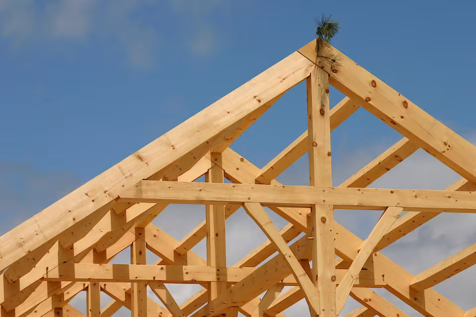Dachstuhl aus Holz